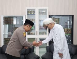Perkuat Sinergi Ulama dan Kepolisian, Kapolres Pelabuhan Tanjung Perak Silaturahmi ke Yayasan Pondok Pesantren Miftachus Sunnah.