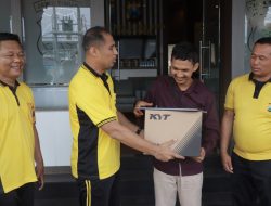 Kapolres Blitar Kota Beri Penghargaan Kepada Warga yang Bantu Ungkap Kasus Pembakaran Mobil