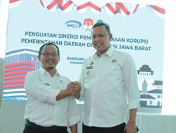 Wali Kota dan Ketua DPRD Kota Bekasi Tandatangani Komitmen Penguatan Sinergi Pemberantasan Korupsi se-Jawa Barat