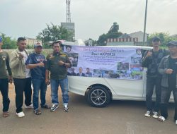 AKPERSI Banten Bagikan Ratusan Nasi kotak Untuk Penguna jalan di Pagedangan