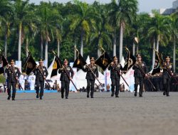Presiden Hadiahi Penghargaan Nugraha Sakanti dan Tanda Kehormatan Bintang Bhayangkara Nararya 