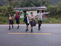 Aiptu RB Torito Gatur Pagi Hari Cegah Kemacetan 