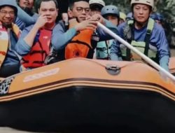 Gubernur Banten Andra Soni Menyusuri Sungai Cibanten Sepanjang 5 Km