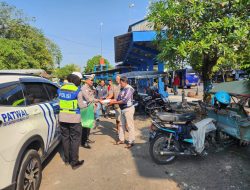 Jumat Berkah Satlantas Pati: 200 Nasi Kotak Dibagikan, Edukasi Lalu Lintas Ditebar