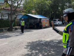 Polwan Cantik Patroli Jumat: Ketika Kaum Lelaki Beribadah, Srikandi Polresta Pati Menjaga Kota