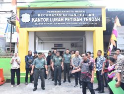 Irdam I/BB Hadiri Penyaluran Bantuan Beras SPHP di Medan Petisah