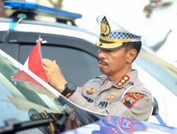 Warnai Peringatan HUT ke-80 Kemerdekaan RI; Ditlantas Polda Jateng Bagikan 200 Bendera Merah Putih