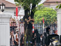 Diduga Disusupi Anarko, Ekskalasi Mulai Meningkat Peserta Aksi Mulai Melempari Petugas