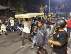 Gedung Grahadi Surabaya Dibakar, Aksi Massa Berujung Penjarahan