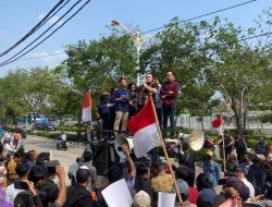 AKSI BELA DAN BEBASKAN BAPAK RAZMAN ARIF NASUTION