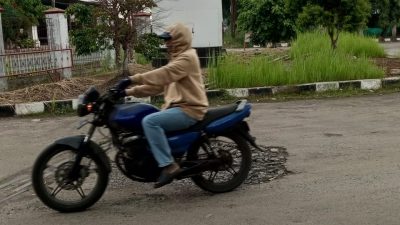 Diduga Ada Praktik Nakal, Motor “Grandong” Bebas Isi Pertalite di SPBU Sukamulya