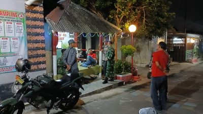 TNI, FKPPI, dan Linmas Bersinergi Jaga Kamtibmas Mojosongo Lewat Patroli Malam