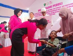 Ketua Umum Bhayangkari Salurkan 5.000 Paket Bansos, Gelar Bakti Kesehatan dan Religi di NTT