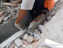 Proyek Uditch di Rangkah Gang 6 Diprotes Warga, Sambungan Pipa Dinilai Asal-asalan