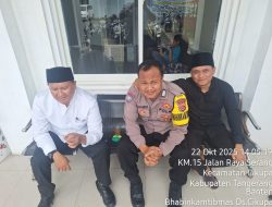 Bhabinkamtibmas Desa Cikupa Sambangi Kepala Desa dan Warga, Ajak Bersinergi Jaga Kamtibmas