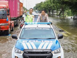 Kapolda Jateng Cek Banjir di Genuk Semarang, Pastikan Berikan Layanan Terbaik untuk Masyarakat