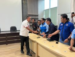 Tri Adhianto Temui Massa Aksi, Tegaskan Kebijakan UMK Harus Pertimbangkan Aspek Ekonomi Secara Menyeluruh