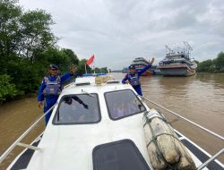 Satpolairud Polresta Pati Luncurkan Program “Si Pola Cekal” Cegah Kebakaran Kapal di Sungai Silugonggo