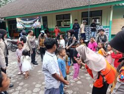 Polres Lumajang Lakukan Trauma Healing, Anak – anak Pengungsi Semeru Kembali Ceria