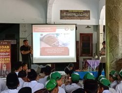 Road Show : Polres Kediri Beri Edukasi Bahaya Narkoba kepada Para Santri