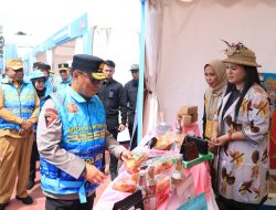Wakapolri Tinjau UMKM, Bakes, dan Pembagian Perlengkapan Sekolah Usai Apel Mitra Kamtibmas di Papua