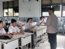 Polisi Hadir di Sekolah, Bhabinkamtibmas Sampaikan Pesan Kamtibmas Jelang Liburan