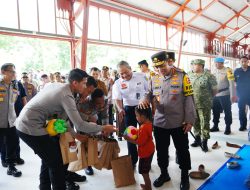 Kapolri Tinjau Kesiapan Pelayanan dan Pengamanan Nataru di Stasiun Tawang Semarang Kapolri Tinjau Kesiapan Pelayanan dan Pengamanan Nataru di Stasiun Tawang Semarang