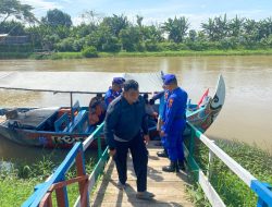 Libur Nataru, Satpolairud Polresta Pati Turun Langsung Amankan Wisata Susur Sungai Silugonggo Bestari
