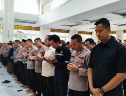 Polresta Sidoarjo Gelar Sholat Ghaib dan Doa Bersama untuk Korban Bencana Aceh Sumatera