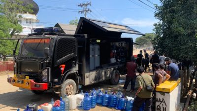 Brimob Polri Kerahkan 13 Randurlap dan 8 Water Treatment, Perkuat Pelayanan Pascabencana di Aceh, Sumut, dan Sumbar