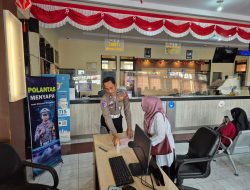 Polisi Peduli : Kapolres Mojokerto Kota Silaturahmi Salurkan Bantuan Sosial untuk Ojol dan Tukang Becak