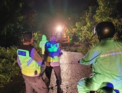 Hujan Deras Picu Jembatan Putus dan Longsor di Gunungwungkal, Polisi Bergerak Cepat Amankan Warga