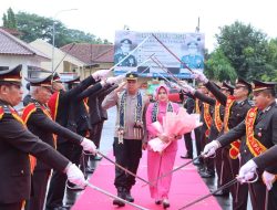 Disambut Tradisi Pedang Pora Meriah, Kapolres Jepara Resmi Berganti ke AKBP Hadi Kristanto