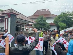 Polresta Pati Amankan Aksi Unjuk Rasa GERMAP di DPRD, Situasi Berlangsung Aman dan Kondusif
