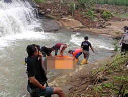 Polsek Gembong Bergerak Cepat Evakuasi Mayat Tanpa Identitas di Sungai Tambak Ngasem