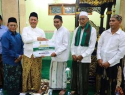 Bupati Kudus Hadiri Tarawih dan Serahkan ZIS Rp10 Juta di Tengah Penurunan Transfer Daerah