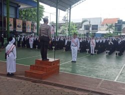 Satlantas Polresta Pati Tanamkan Disiplin Lalu Lintas Sejak Dini Lewat Upacara di SMPN 8 Pati