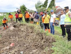 Bupati Kudus Tinjau Tanggul Bergeser di Desa Undaan Lor, Pastikan Penanganan Cepat dan Aman