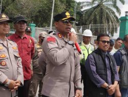 Kapolres Toba Pimpin Pengamanan Humanis, Aksi Unras Damai Serikat Buruh PT. TPL Berjalan Tertib