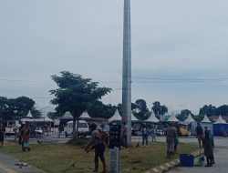 Aksi Bersih – Bersih Lapangan Venue Muliaraja Dalam Rangka Perayaan HUT Toba Yang ke 27