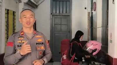 Kapolsek Bubutan Kompol Sandi Putra,s.i.k., m.si., CPHR. Sediakan Penitipan Kendaraan Gratis saat Mudik Lebaran