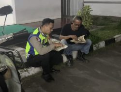 Aksi Humanis Polantas Pati : Vespa Mogok di Jalur Mudik, Ditolong dan Diajak Makan Bareng