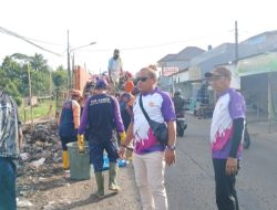 Aksi Korve Jumat Bersih di Sukamulya, Camat Khalid Mawardi Pimpin Langsung Penanganan Sampah di Titik TPS