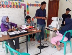Diserbu Warga! Pemeriksaan Mata Gratis di Desa Kubang Banjir Peminat
