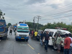 Tabrakan Beruntun di Toba Libatkan Ambulance, Mobil Bus dan Daihatsu Terios, 6 Orang Luka-Luka