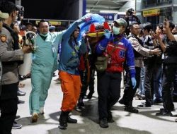 Tabrakan Maut di Bekasi Timur: KA Argo Bromo Anggrek Hantam KRL, 4 Tewas, Puluhan Korban Dievakuasi