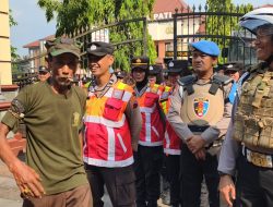 Momen Humanis Personil Polresta Pati Pada saat Pelayanan Aksi Unras