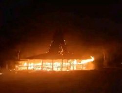 Rumah Milik Lukas Taramanandang di Desa Kondamara Ludes Terbakar Dini Hari