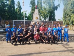Jelang HUT Bhayangkara ke-80, Satpolairud Polresta Pati Bersihkan Monumen Tugu Brimob