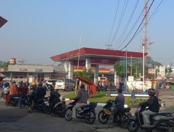 SPBU 34.432.19 Pagelaran Diserbu Pembeli, Rakyat Kecil Berebut Pertalite